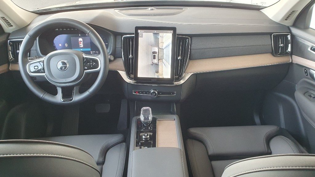 VOLVO XC90 T8 Plug-in hybrid AWD automatico 7 posti Plus Brig - Grid Foto 8