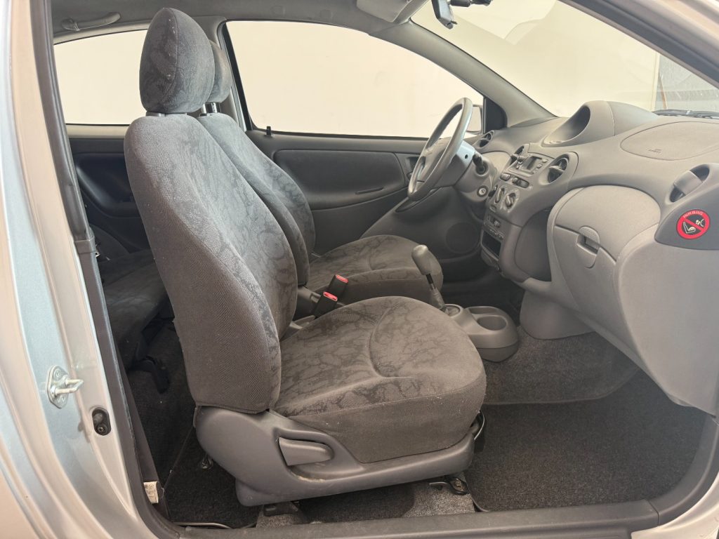 TOYOTA Yaris 1.0i 16V cat 3 porte Sol - 12