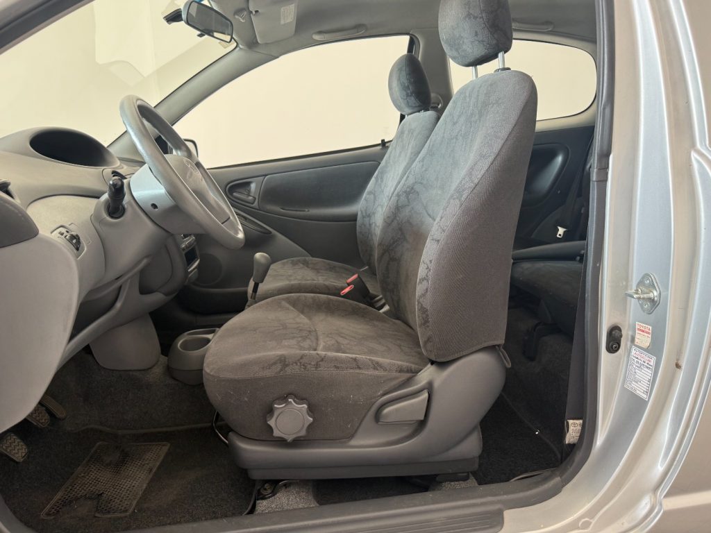TOYOTA Yaris 1.0i 16V cat 3 porte Sol - 13