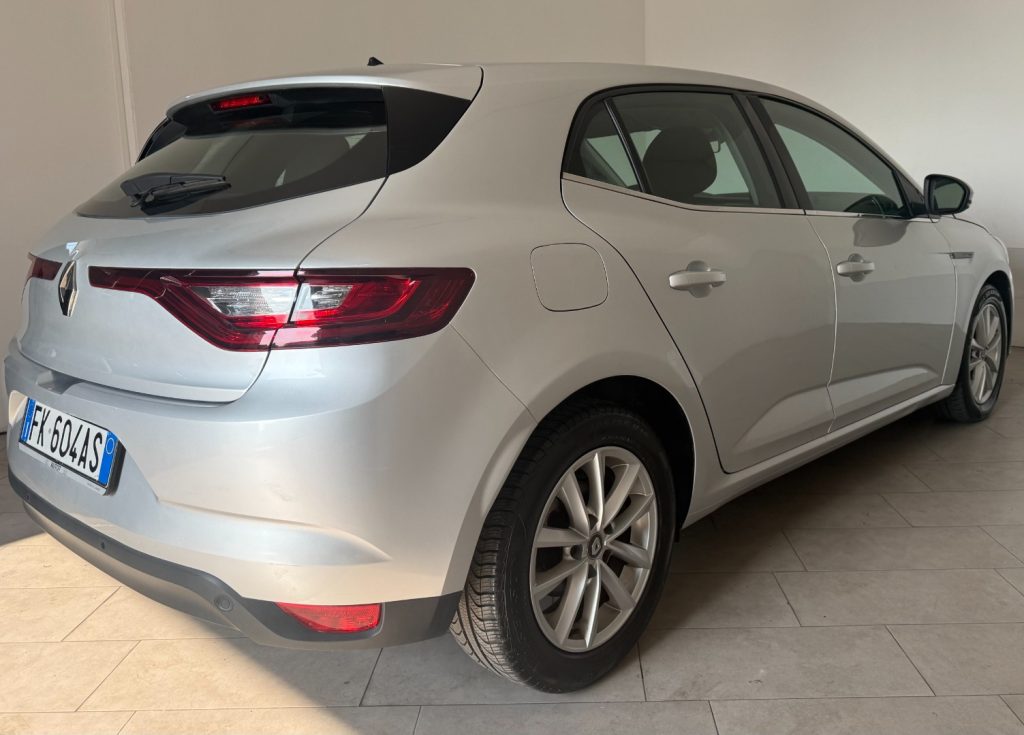 RENAULT Megane Mégane dCi 8V 110 CV Energy Bose - 4