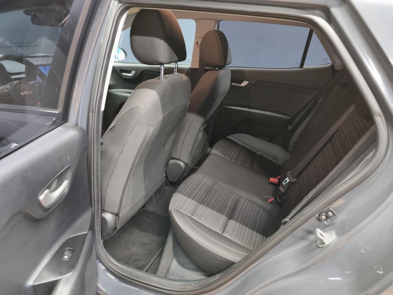 KIA Stonic 1.0 T-GDi 100 CV MHEV iMT Style - 10