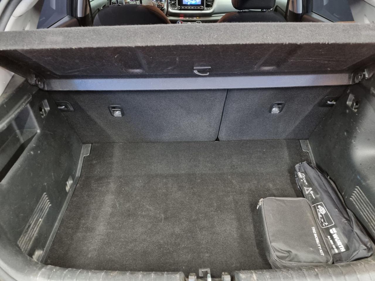 KIA Stonic 1.0 T-GDi 100 CV MHEV iMT Style - 13
