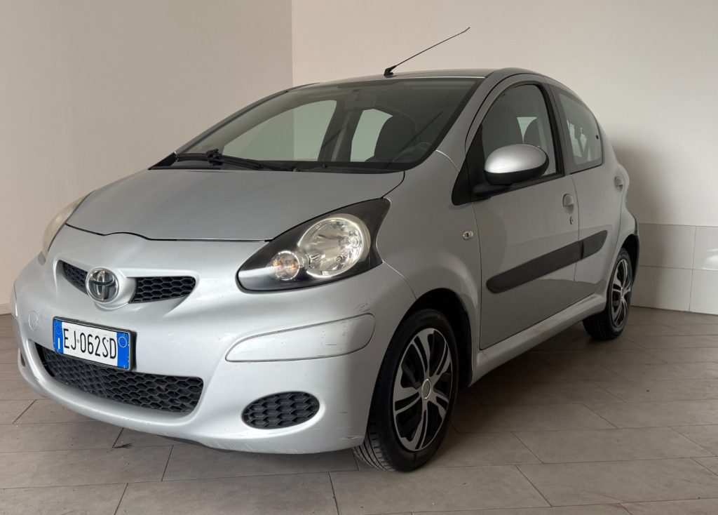 TOYOTA Aygo 1.0 12V VVT-i 5 porte Deep Ocean Connect - 3