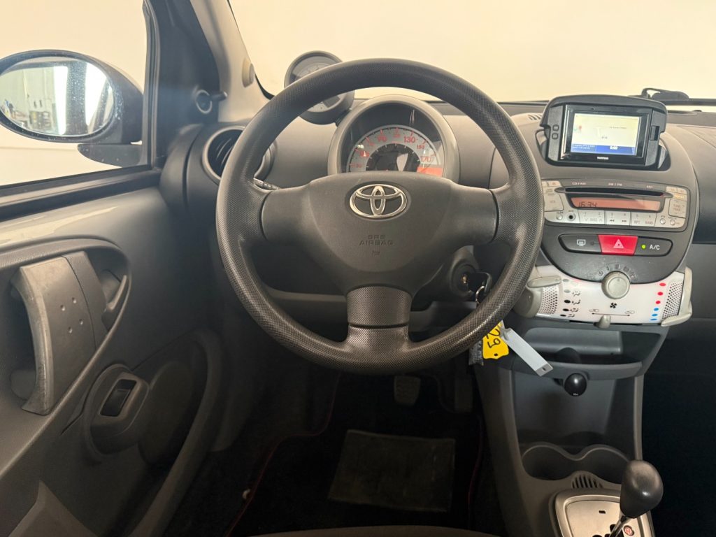 TOYOTA Aygo 1.0 12V VVT-i 5 porte Deep Ocean Connect - 9
