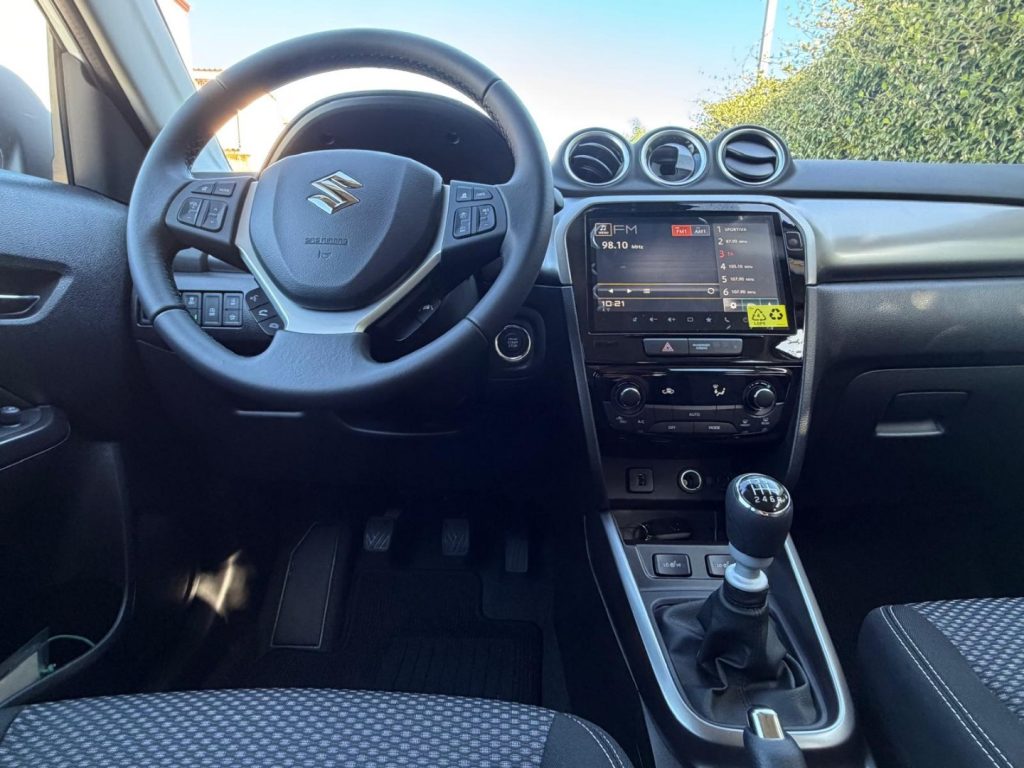 SUZUKI Vitara 1.4 Hybrid Cool+ - 23