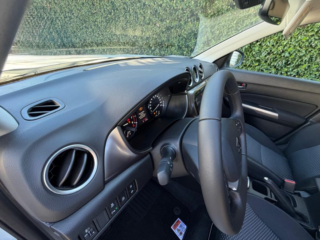 SUZUKI Vitara 1.4 Hybrid Cool+ - 26