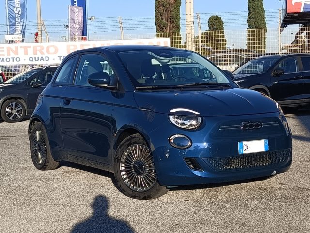 FIAT 500e Blu metallizzato