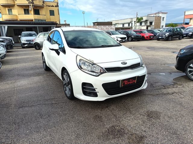 KIA Rio Bianco metallizzato