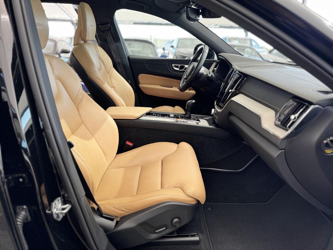 VOLVO XC60 D4 Inscription (Tetto/Pelle Cognac/Led) - 19