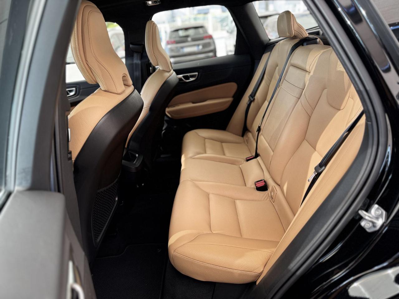 VOLVO XC60 D4 Inscription (Tetto/Pelle Cognac/Led) - 11