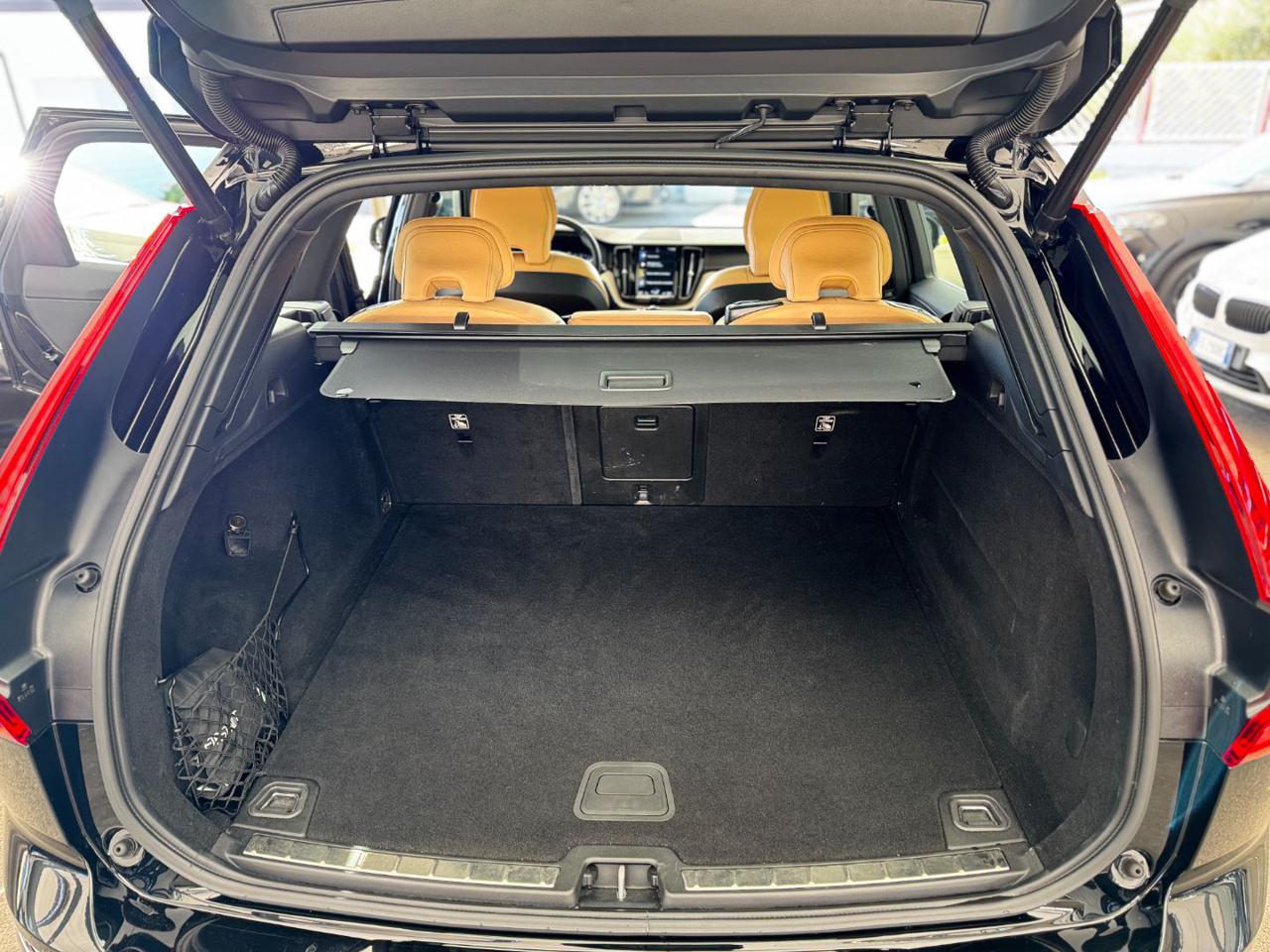 VOLVO XC60 D4 Inscription (Tetto/Pelle Cognac/Led) - 21