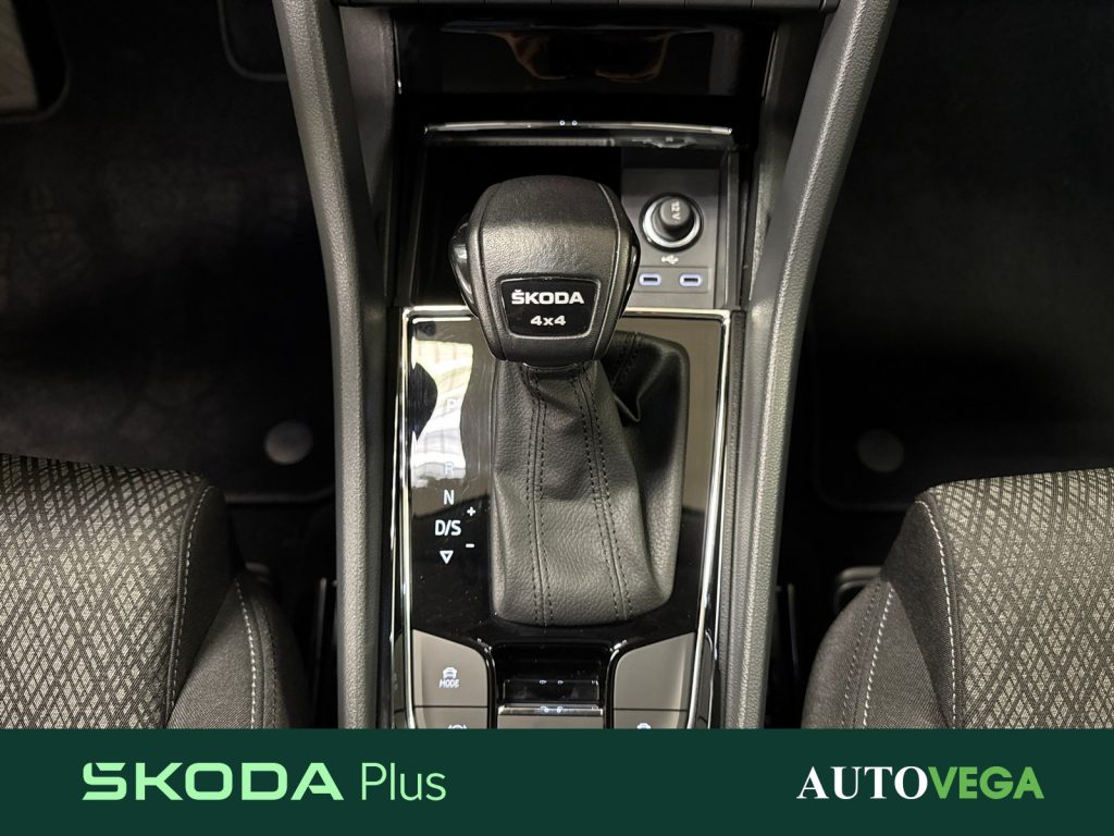 SKODA Karoq 2.0 tdi style 4x4 150cv dsg - 11