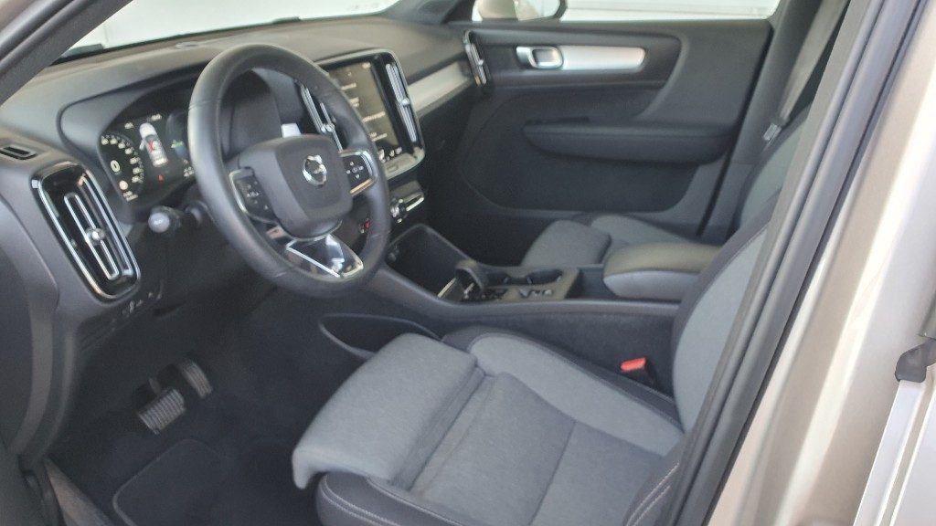 VOLVO XC40 T4 Recharge Plug-in Hybrid automatico Core - Foto 6