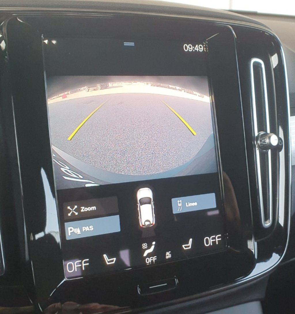 VOLVO XC40 T4 Recharge Plug-in Hybrid automatico Core - Grid Foto 10