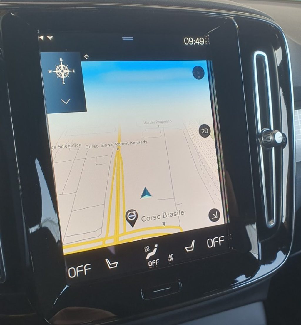 VOLVO XC40 T4 Recharge Plug-in Hybrid automatico Core - Grid Foto 12