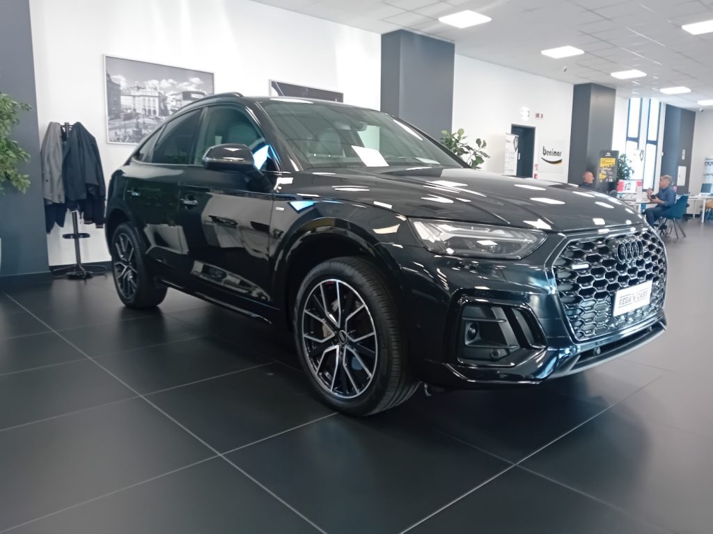 Clicca per ingrandire Q5 - SPB 40 TDI Mhevquattro S tronic S line BLACK PACK