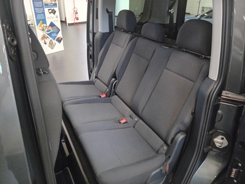 Clicca per ingrandire Caddy - 1.5 TSI 116 CV DSG Life ALL. FOCACCIA TR DISABILI