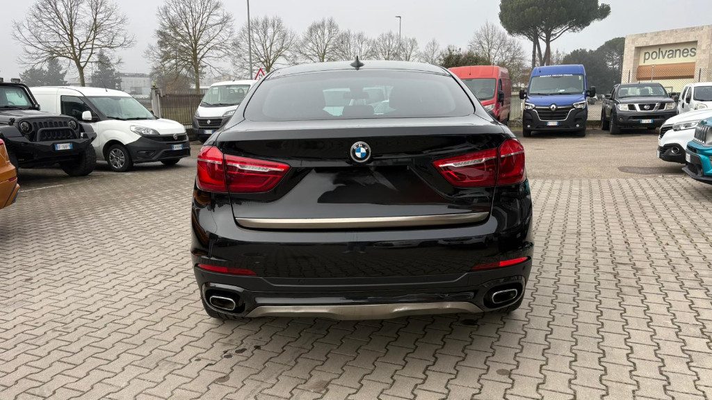 BMW X6 xDrive30d 249CV Extravagance - 4