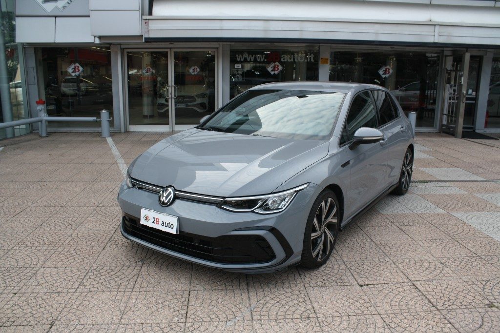 2B Auto ||| VOLKSWAGEN Golf 1.5 eTSI 150 CV EVO ACT DSG R-Line in vendita a Nova Milanese