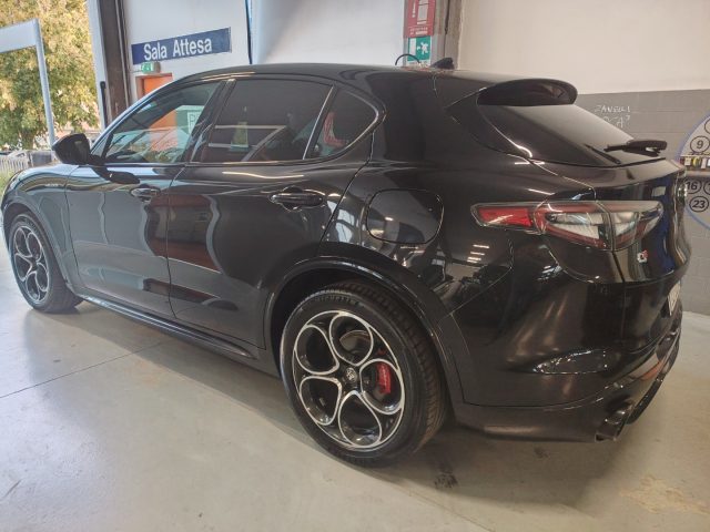 ALFA ROMEO Stelvio — foto 4 di 17