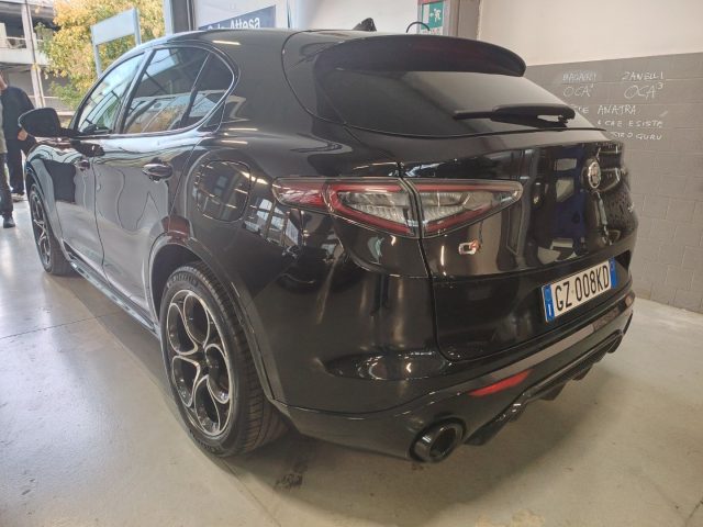 ALFA ROMEO Stelvio — foto 5 di 17