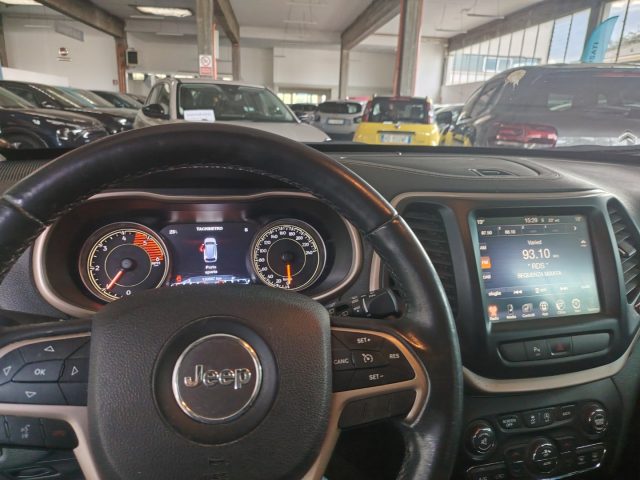 JEEP Cherokee — foto 23 di 24