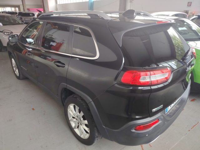 JEEP Cherokee — foto 4 di 24
