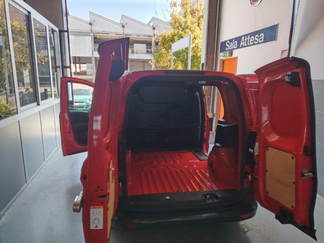 FORD Transit Courier — foto 20 di 20