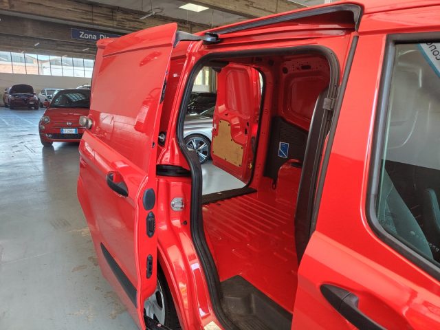 FORD Transit Courier — foto 17 di 20