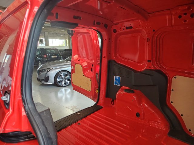 FORD Transit Courier — foto 19 di 20