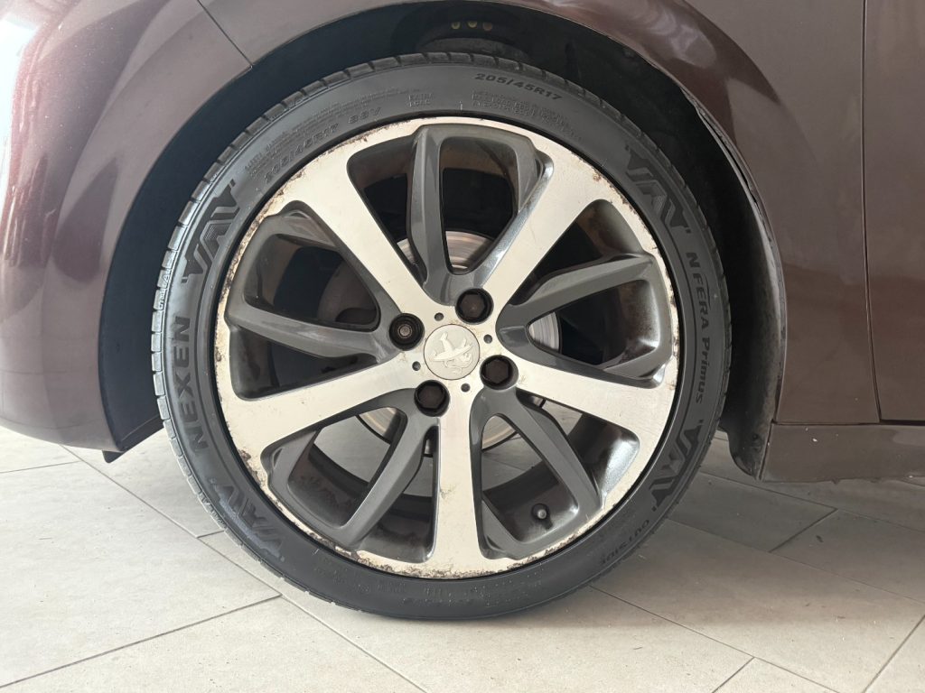 PEUGEOT 208 1.6 VTi 120CV 5p. Allure - 8