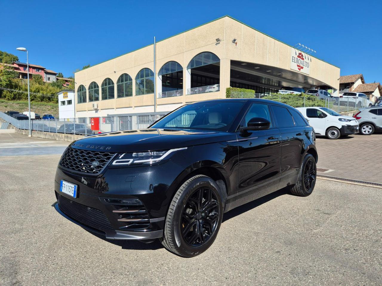 LAND ROVER Range Rover Velar 2.0 TD4 180 CV R-Dynamic - 2