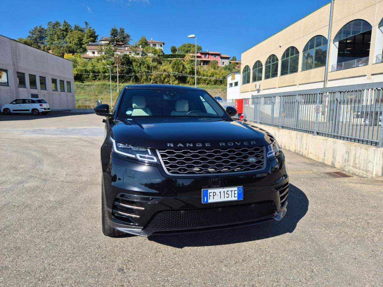 LAND ROVER Range Rover Velar 2.0 TD4 180 CV R-Dynamic - 4