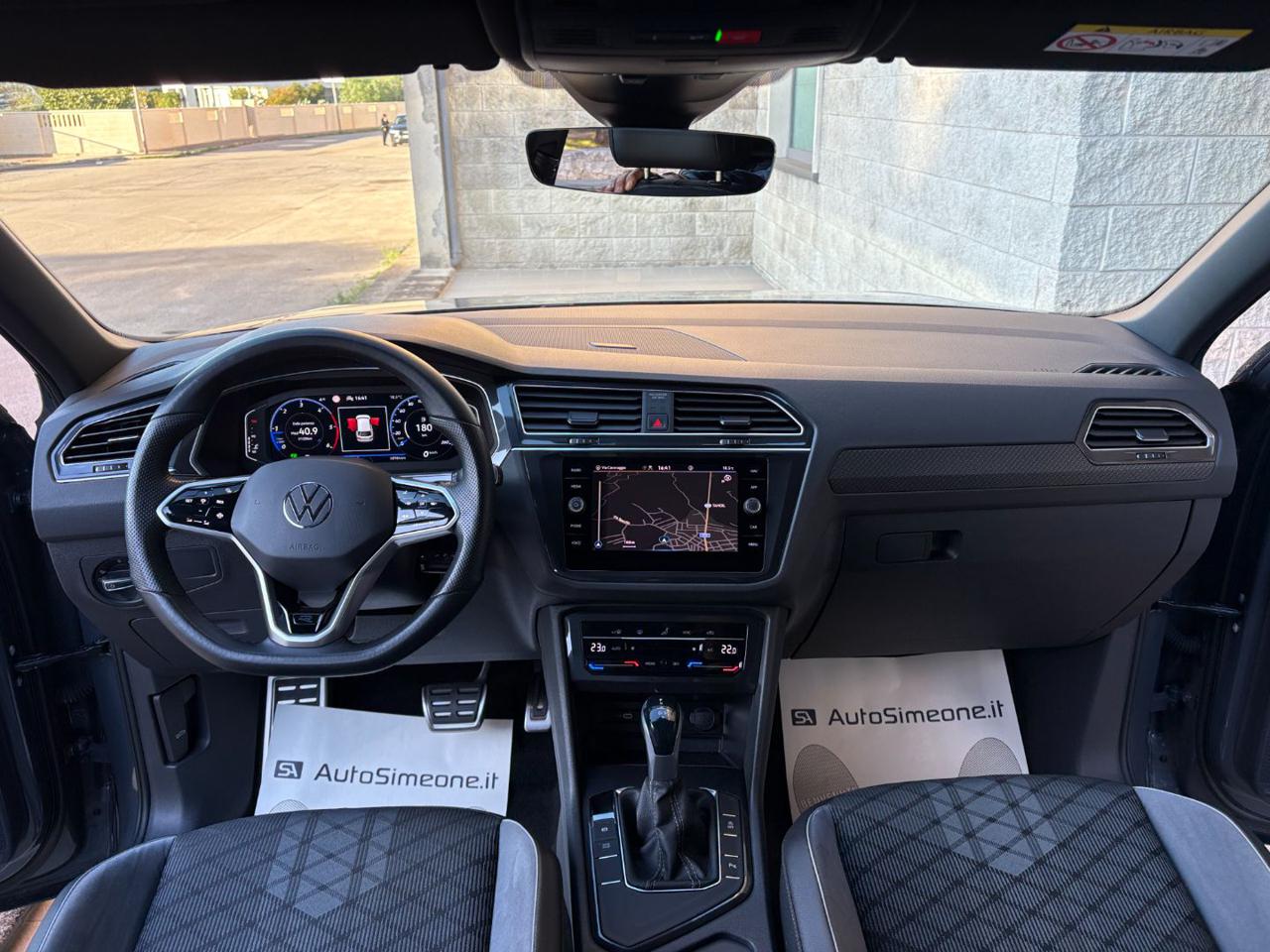 VOLKSWAGEN Tiguan 2.0 TDI 150 CV SCR DSG R-Line - 13