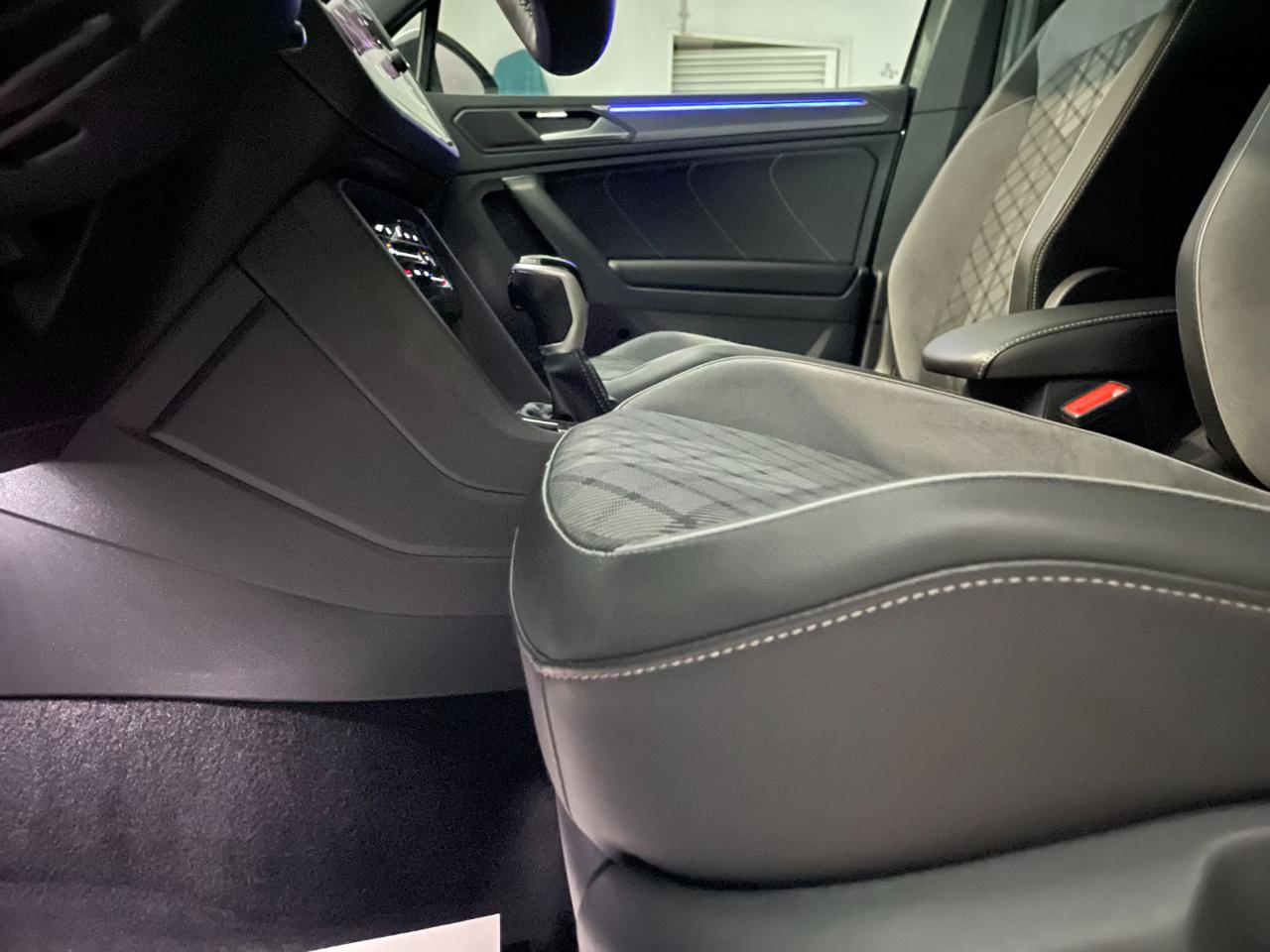 VOLKSWAGEN Tiguan 2.0 TDI 150 CV SCR DSG R-Line - 32