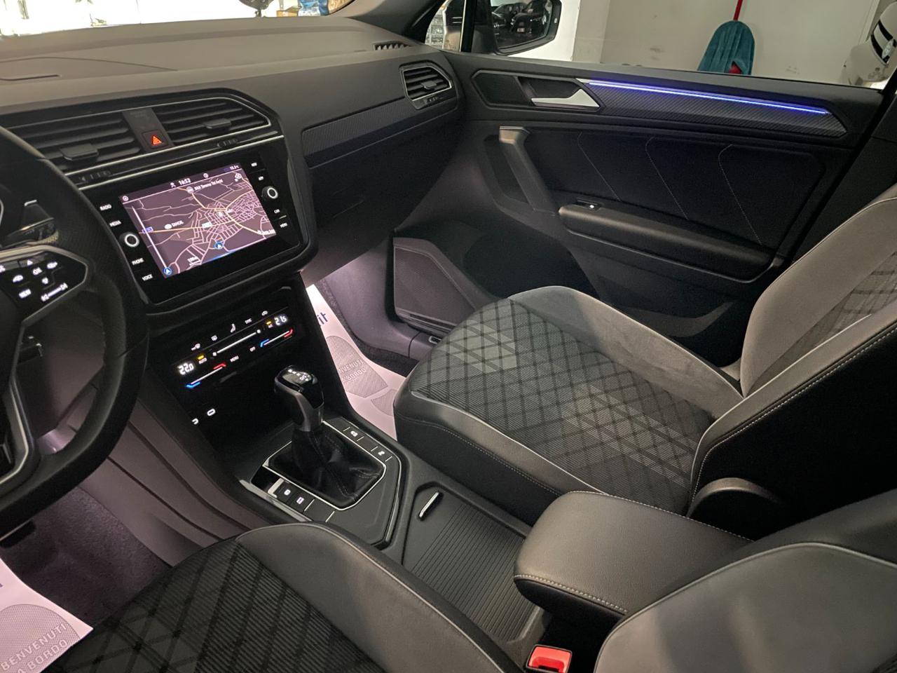 VOLKSWAGEN Tiguan 2.0 TDI 150 CV SCR DSG R-Line - 31
