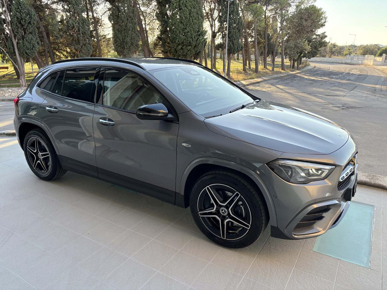 MERCEDES-BENZ GLA 250 e hybrid EQ AMG Line Premium Pack Night. - 3
