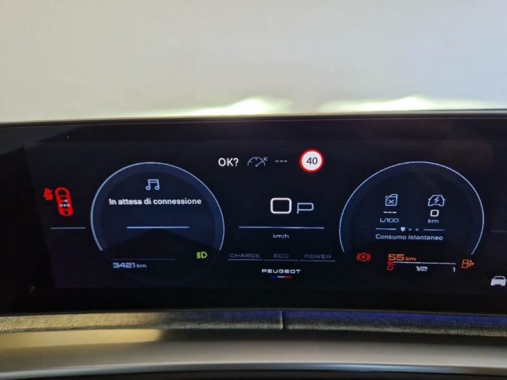 PEUGEOT 3008 Hybrid 145 e-DCS6 Allure - 8