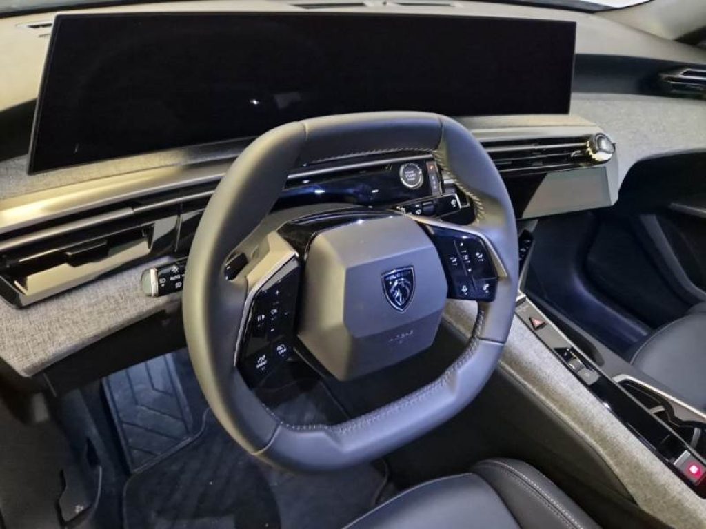 PEUGEOT 3008 Hybrid 145 e-DCS6 Allure - 7