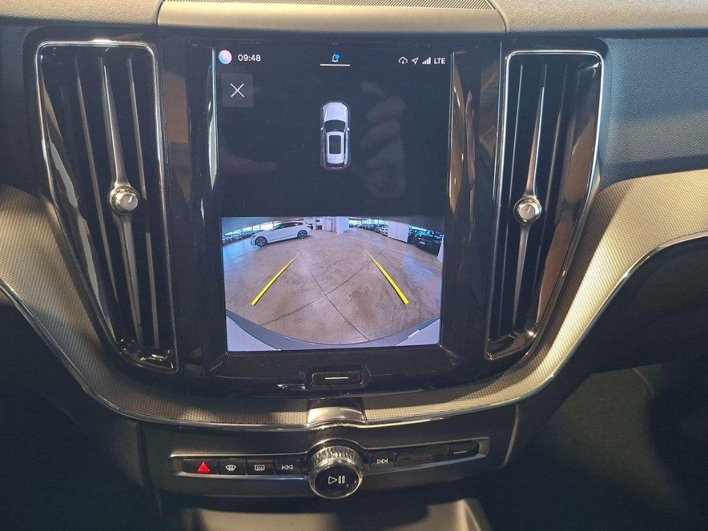 VOLVO XC60 B4 automatico Plus Dark - 13