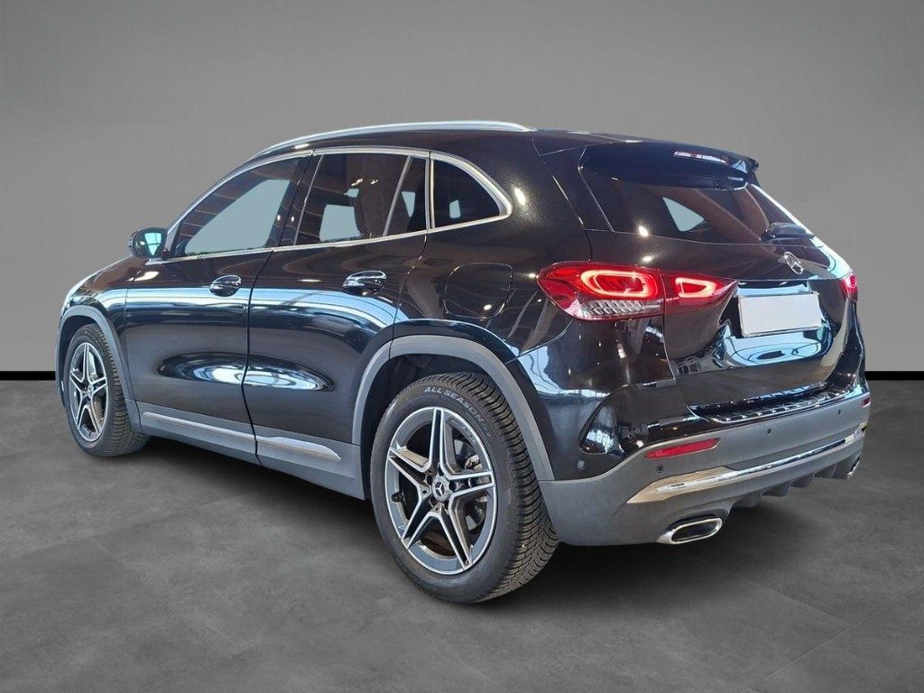 MERCEDES-BENZ GLA 200 d Automatic 4Matic Premium - 3