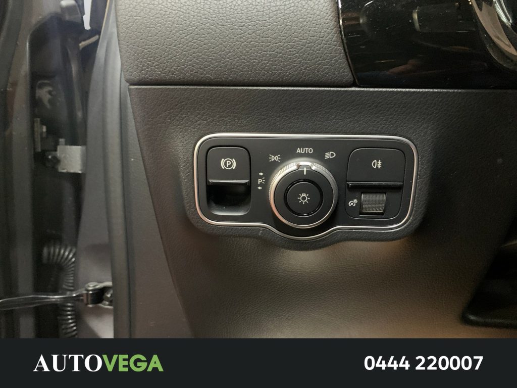 MERCEDES-BENZ B 180 180 d amg line premium plus auto - 11