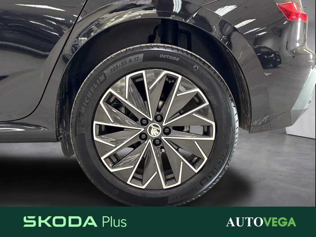 SKODA Kamiq 1.0 tsi black dots 95cv - 18
