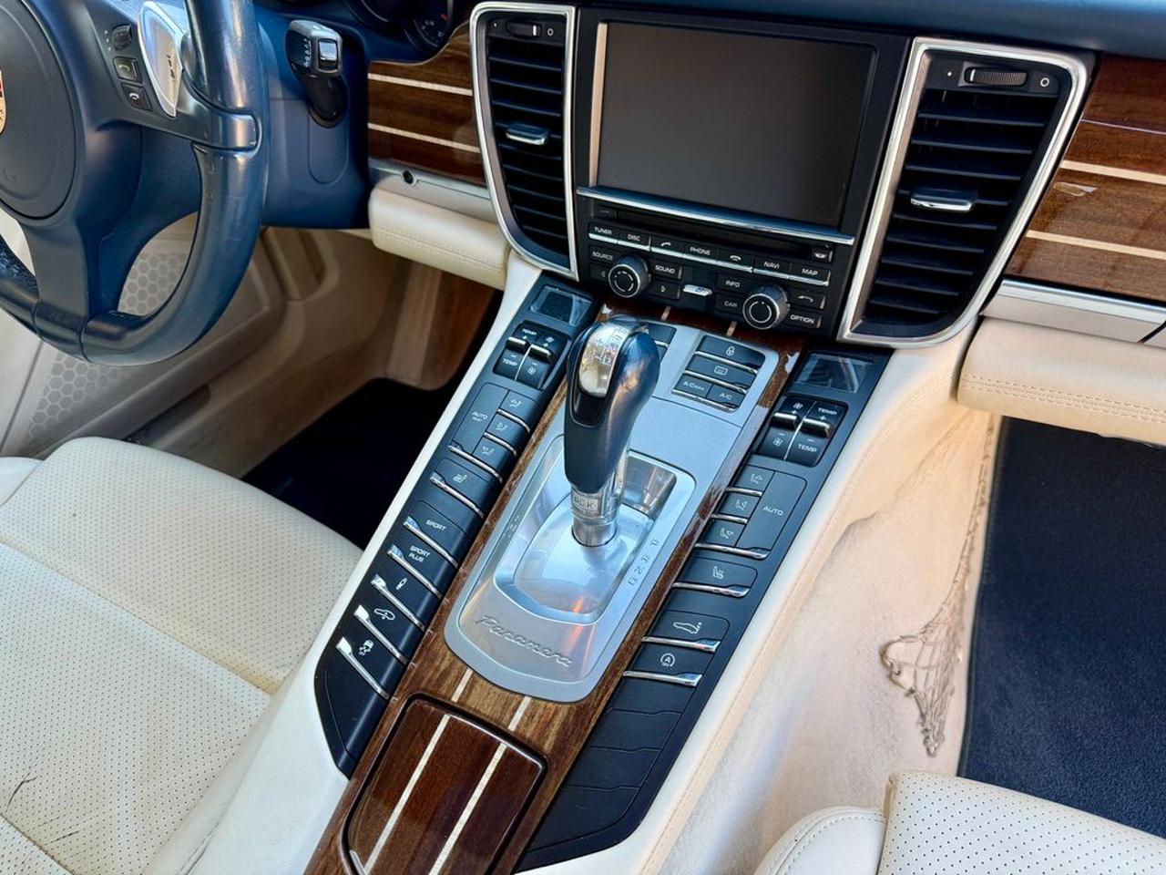 PORSCHE Panamera 4.8 4S - 17