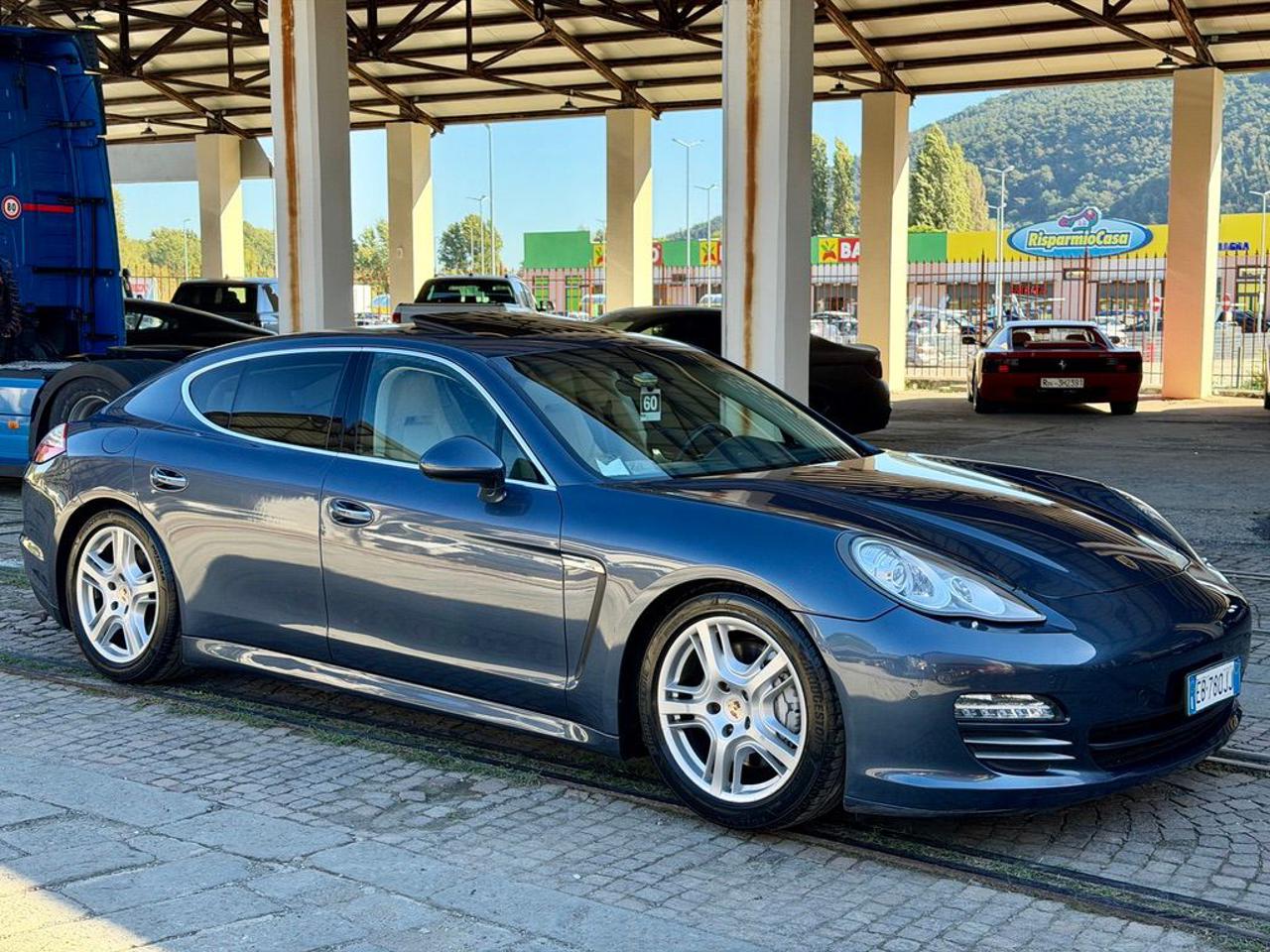 PORSCHE Panamera 4.8 4S - 9