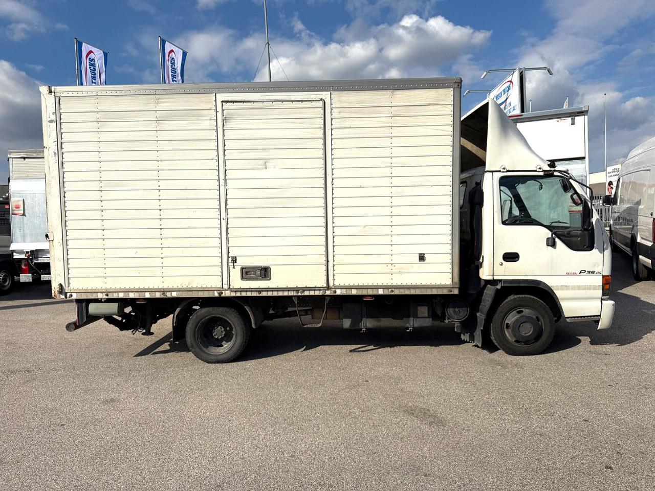 ISUZU P  35.04 - 3
