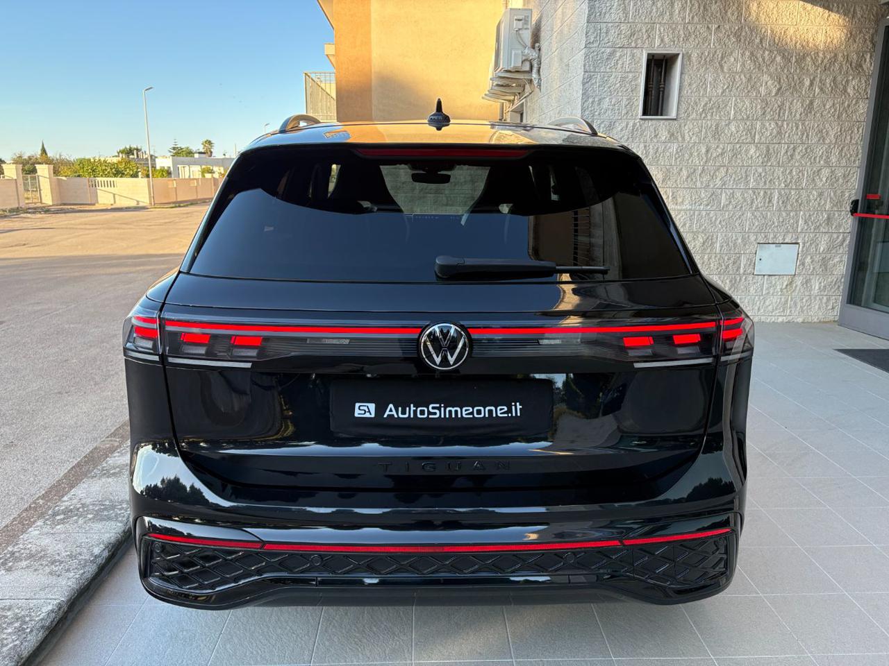 VOLKSWAGEN Tiguan 2.0 TDI 150 CV DSG R-Line Plus TOTAL BLACK - 6