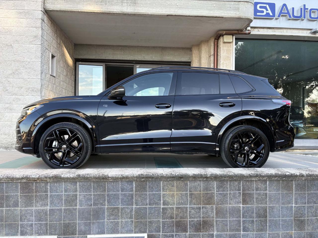 VOLKSWAGEN Tiguan 2.0 TDI 150 CV DSG R-Line Plus TOTAL BLACK - 8