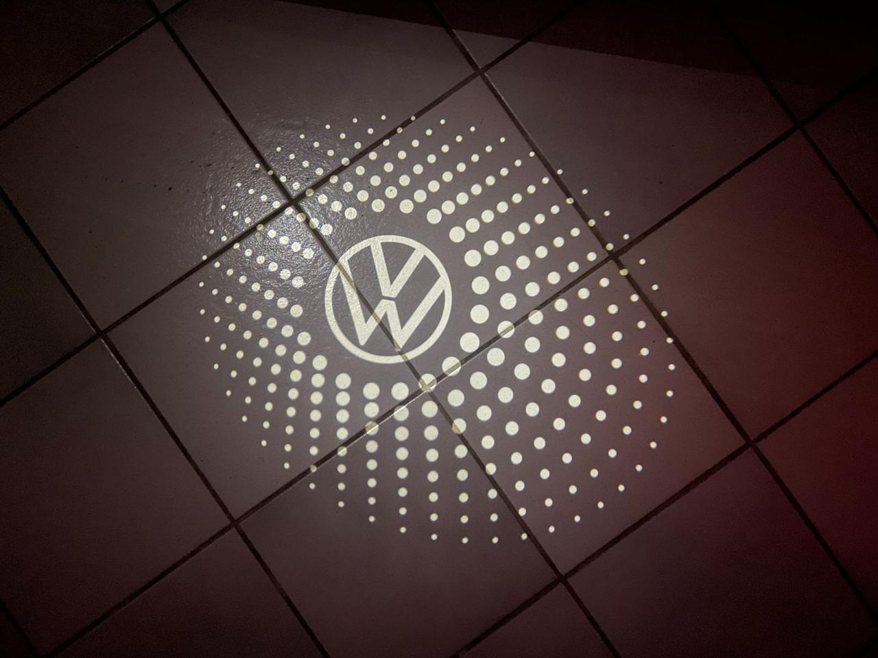 VOLKSWAGEN Tiguan 2.0 TDI 150 CV DSG R-Line Plus TOTAL BLACK - 17
