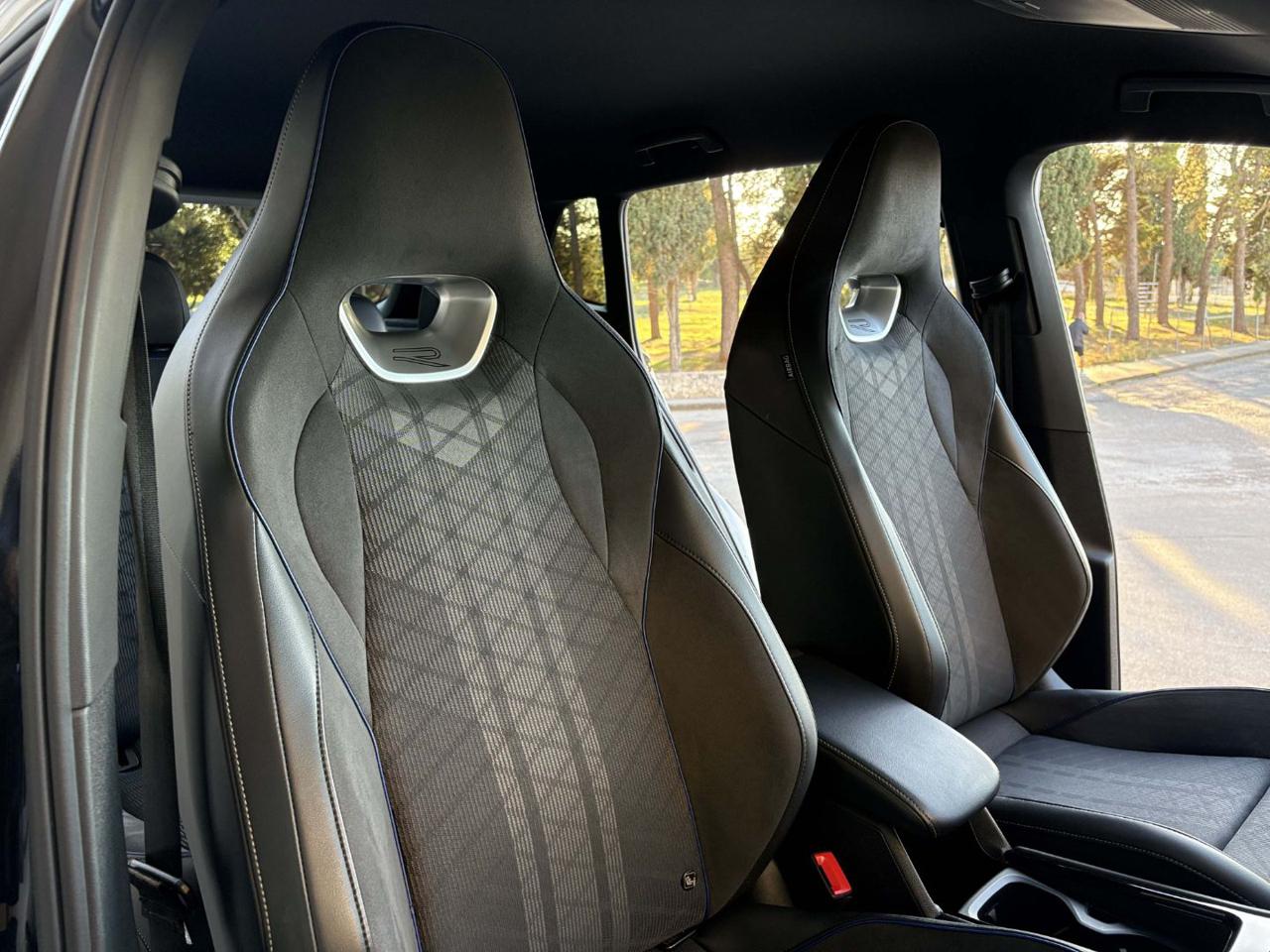 VOLKSWAGEN Tiguan 2.0 TDI 150 CV DSG R-Line Plus TOTAL BLACK - 10